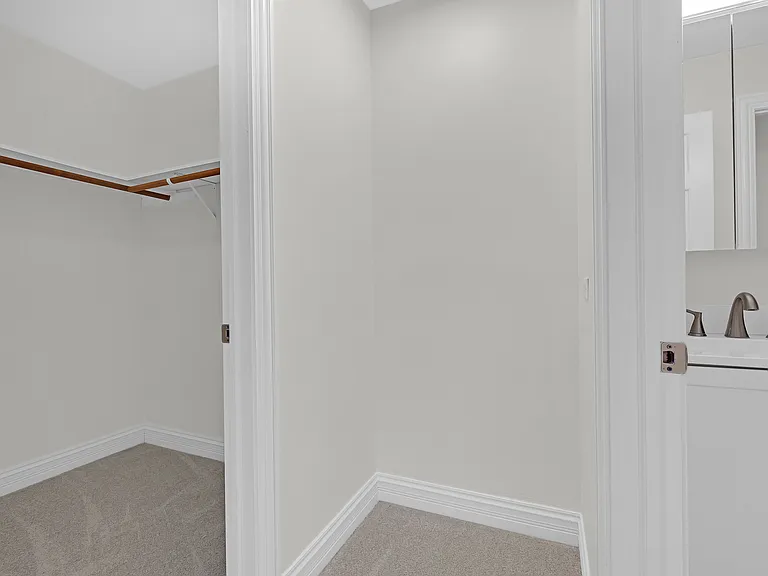 608 Inverrary Ln #608 — Photo 14
