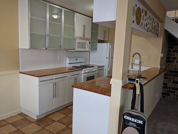 5th image of 3703 Park Dr APT 3