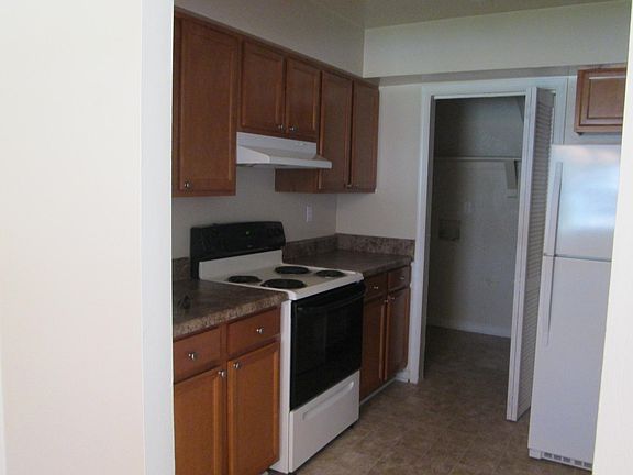 2nd image of 4652 Hardy Dr APT A