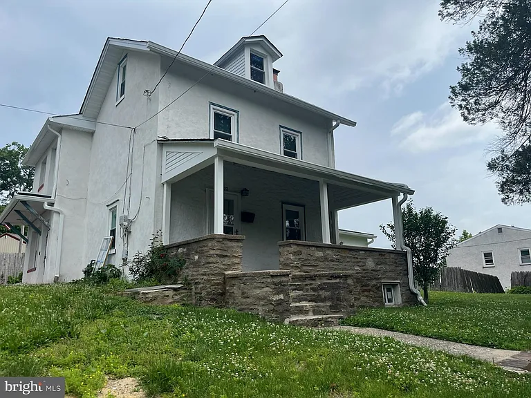 422 Willow Grove Ave — Photo 2