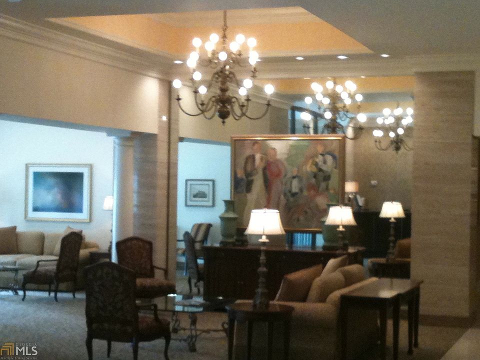 2nd image of 300 W Peachtree St #O