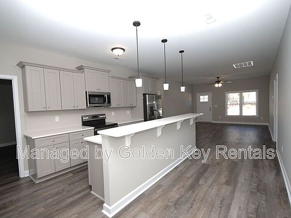4th image of 421 S Center St