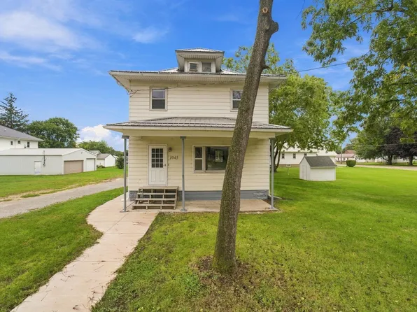 1045 6th St, Jesup, IA 50648