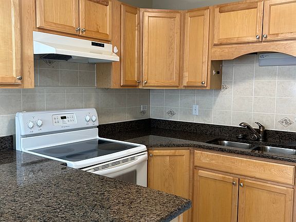 3rd image of 8920 W 98th St #3