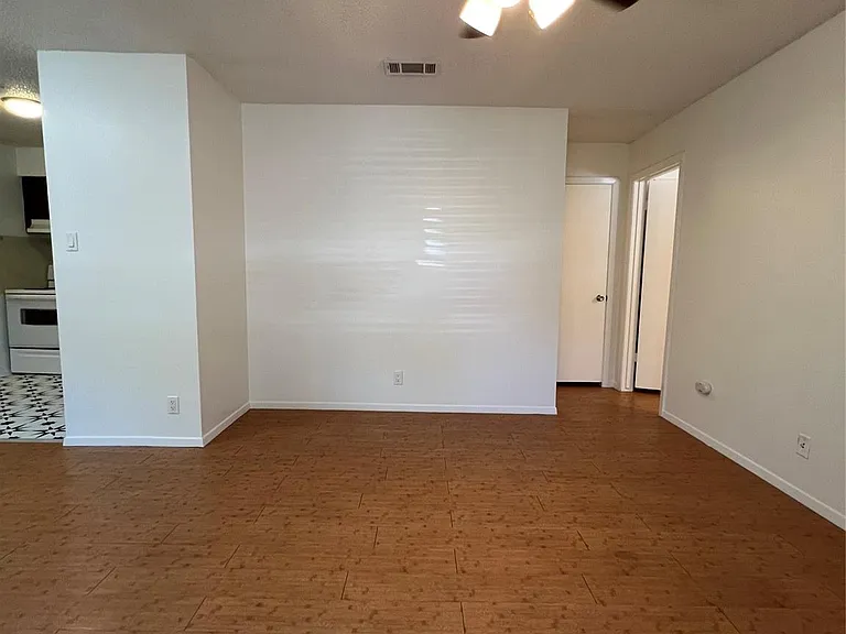 3403 Willowrun Cv #B — Photo 6