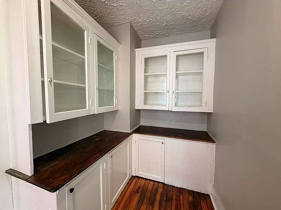 3rd image of 603 Howard Ave #2B