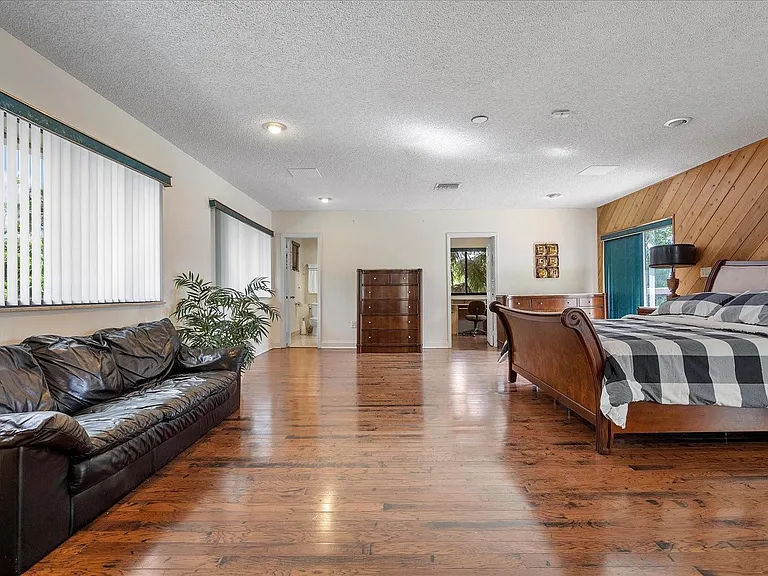 1240 SW 14th Ave — Photo 40