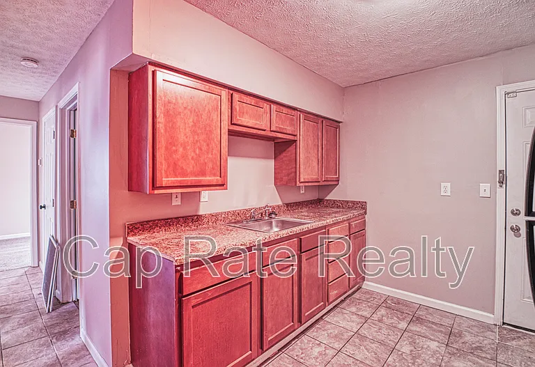 1143 Duxberry Ave — Photo 6