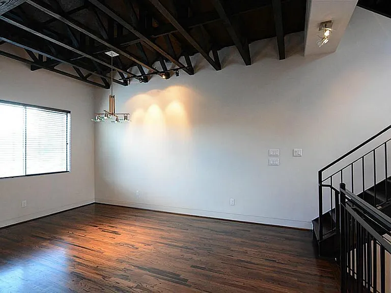 4708 Crawford St — Photo 4