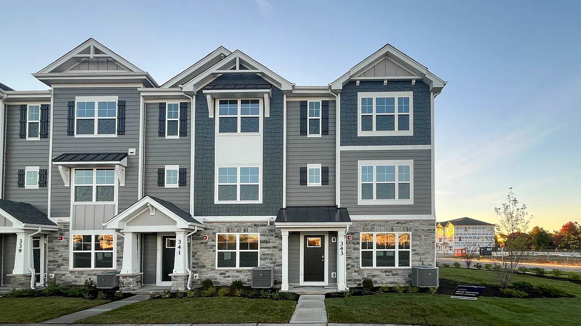 3 bed, 2.5 bath, 1827 sqft, $3,450 — Photo 1