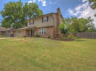 2421 W Driftwood Dr, Claremore, OK 74017