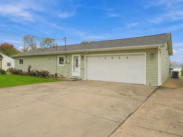 10555 N A Dr, Kendallville, IN 46755