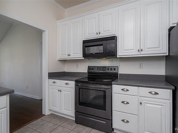 4th image of 2030 Evergreen Ln