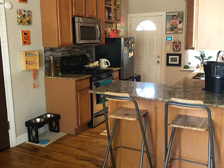 2403 N Hamlin Ave #1S — Photo 5