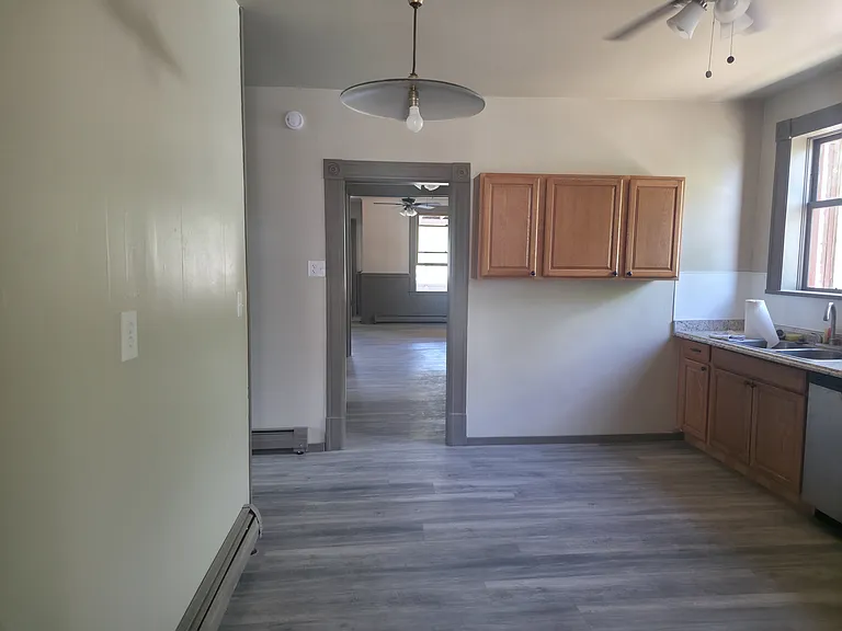 715 Western Ave — Photo 6