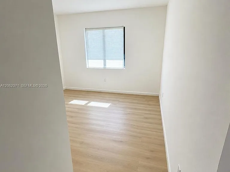552 NW 7th St #6 — Photo 19