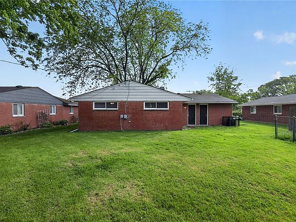 3rd image of 2421 Acorn Dr