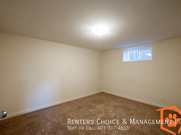 1013B Stafford Dr N — Photo 10