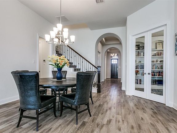 5th image of 2937 Vaquero Ln
