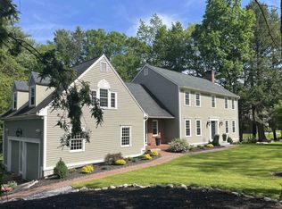 1 Fieldstone Dr, Bedford, NH 03110