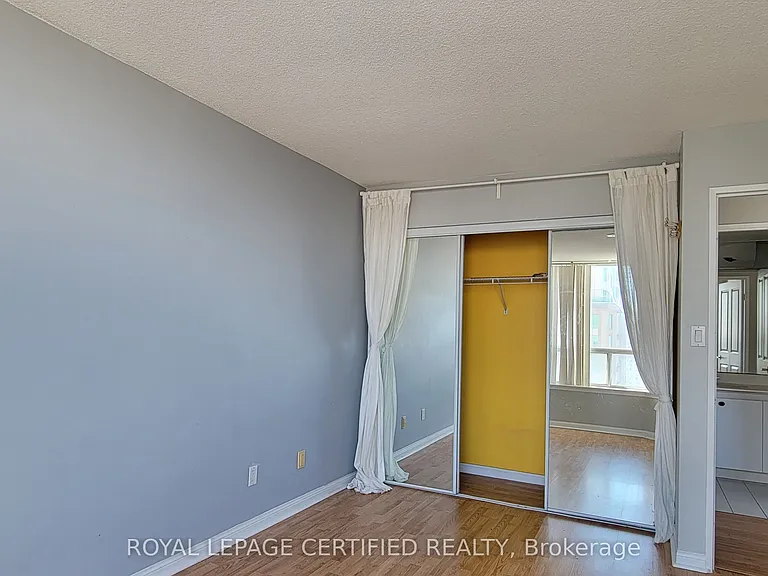88 Corporate Dr #1901 — Photo 2