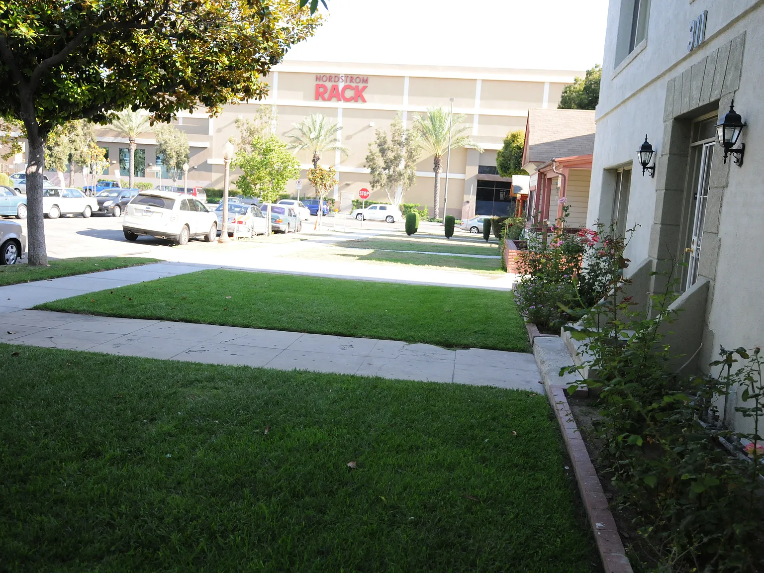 1 bed, 700 sqft, $2,050 — Photo 3