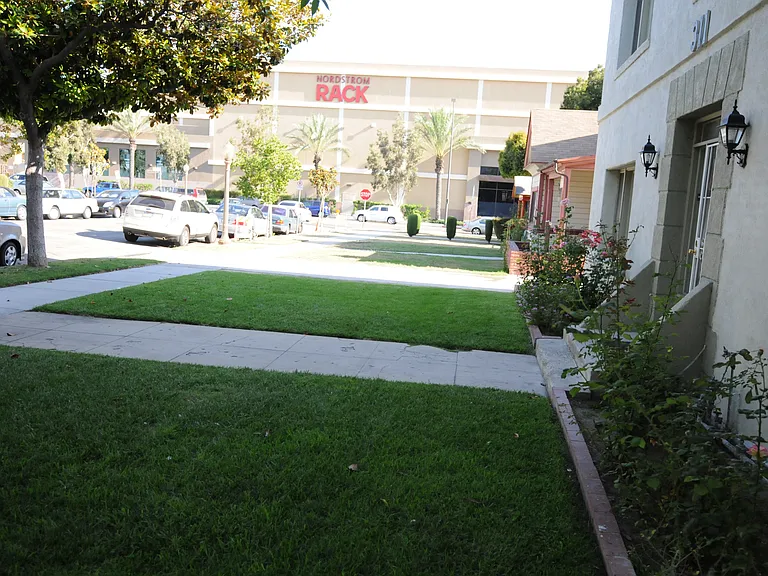 311 N Howard St #4 — Photo 3