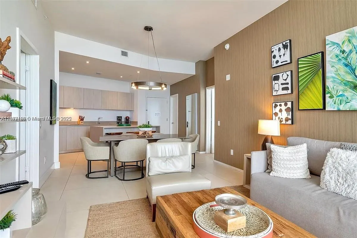 2 bed, 1250 sqft, $4,800 — Photo 3