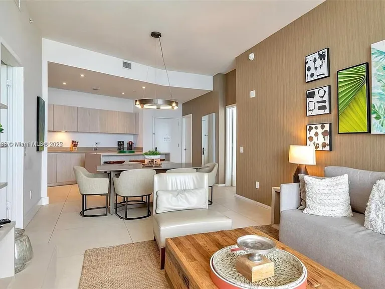 4111 S Ocean Dr — Photo 3