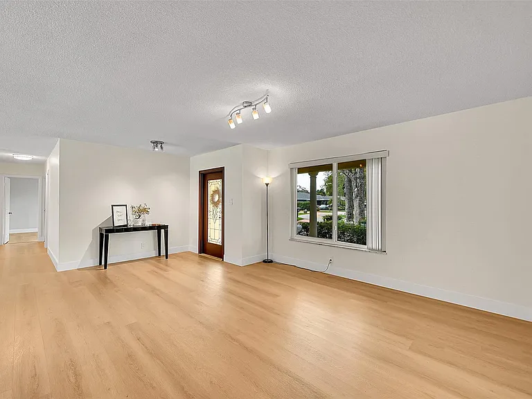1480 SW 66th Ter — Photo 9