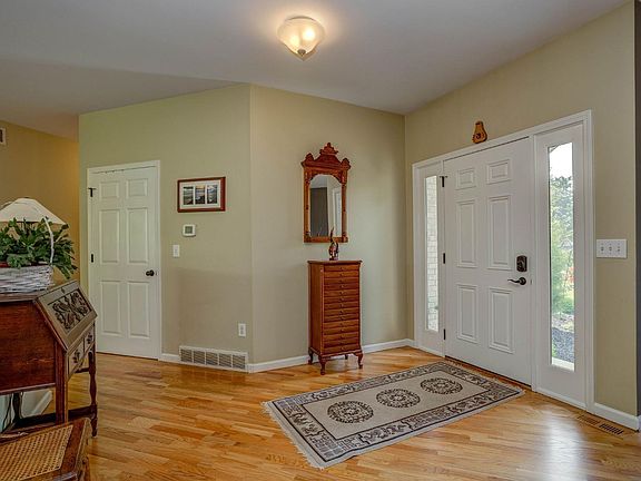 4th image of 260 Northridge Dr