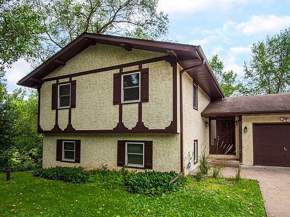 2nd image of 2439 McMenemy St