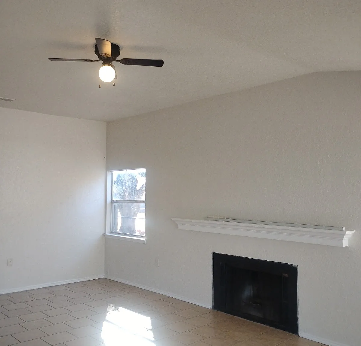 3 bed, 1267 sqft, $1,700 — Photo 3