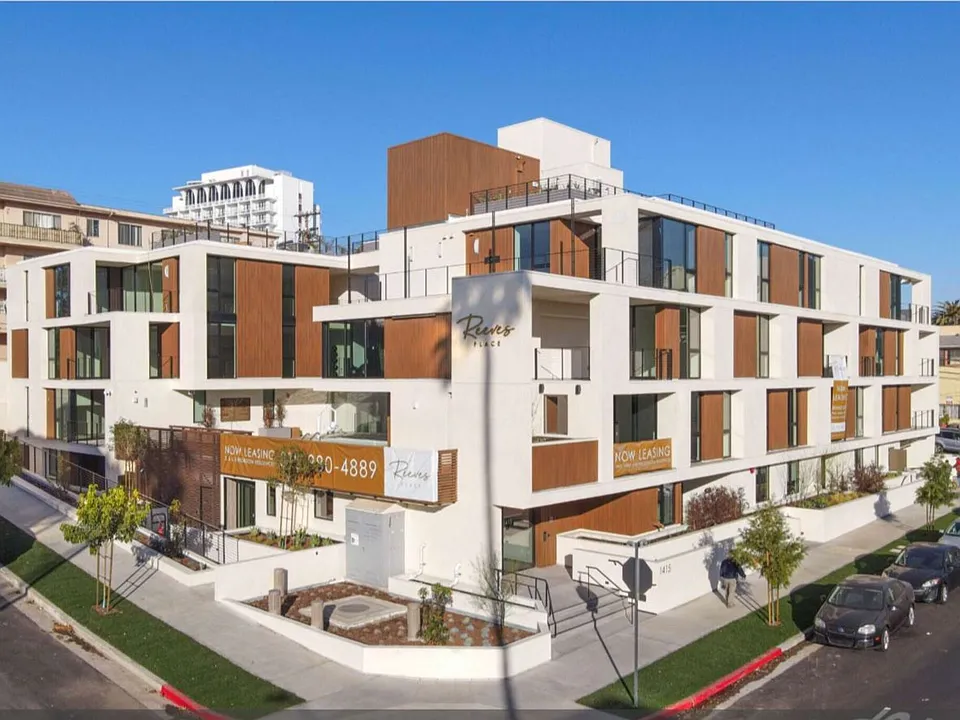 Reeves Place LA