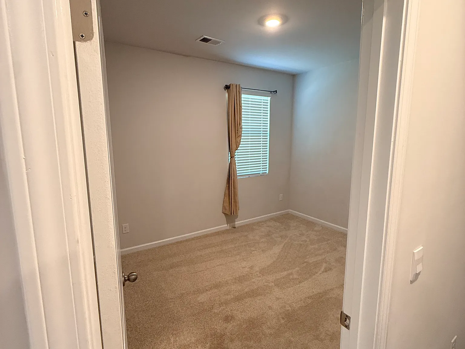 2 bed, 1092 sqft, $1,650 — Photo 4