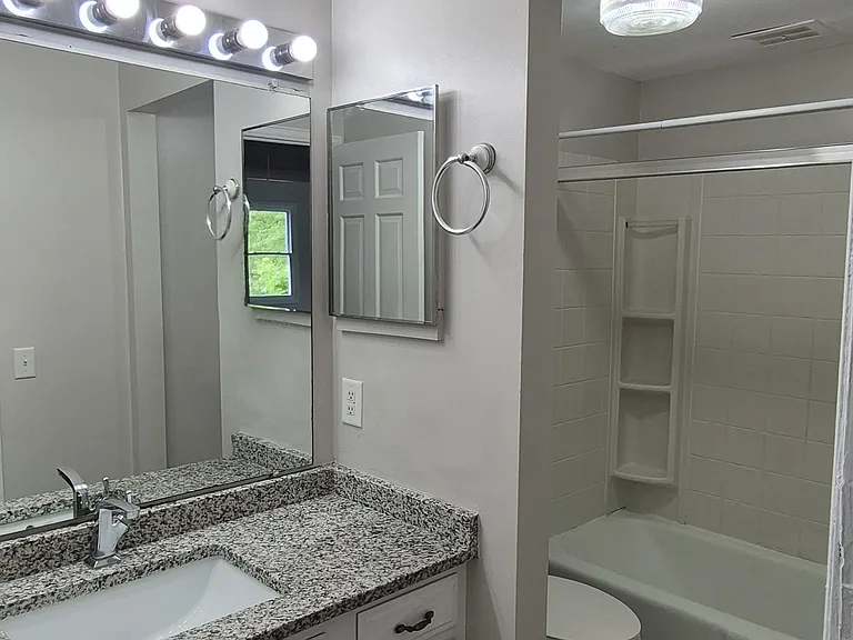 5739 Cresthaven Ln — Photo 17