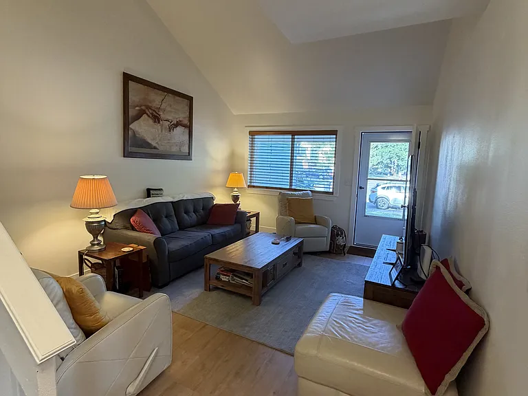 1449 Peacock Pl #1 — Photo 5