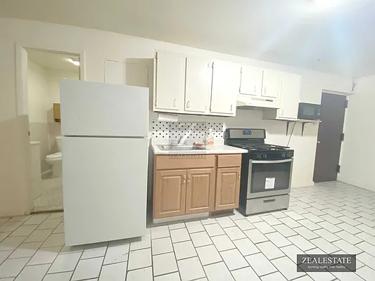 Rented by ZealEstate Group Inc | media 54