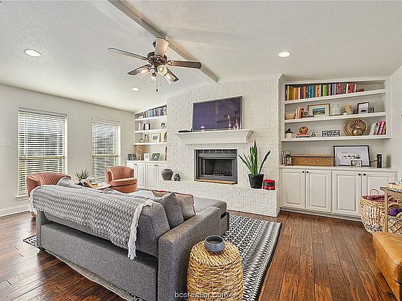 2nd image of 805 Thomas St