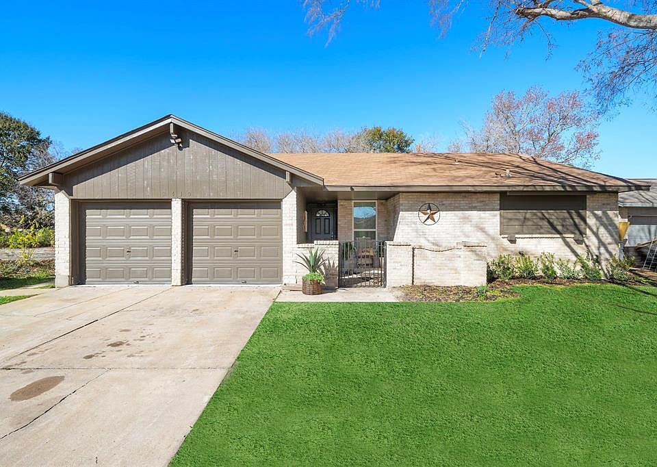 1st image of 2410 Woodwild Dr