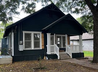 909 N 10th St, Waco, TX 76707
