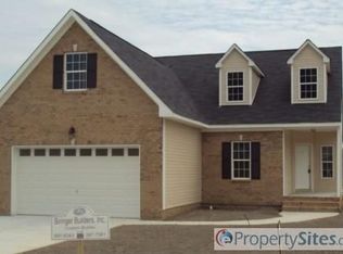 3903 Lighthouse Ln, Hopewell, VA 23860