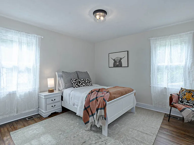 1032 Lakeview Dr — Photo 14