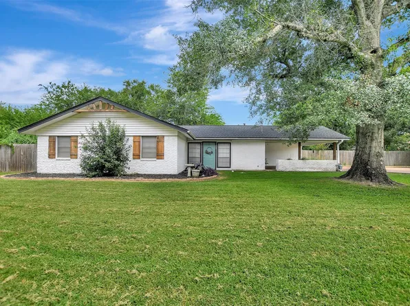 202 W Limit St, Madisonville, TX 77864