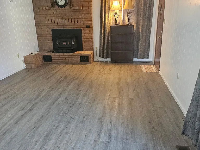 Living room with Fireplace