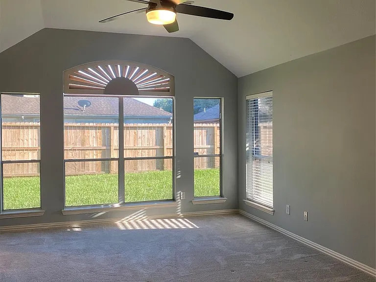 8312 Spinnaker Bay Ln — Photo 15