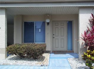 1339 New Bedford Dr, Sun City Center, FL 33573