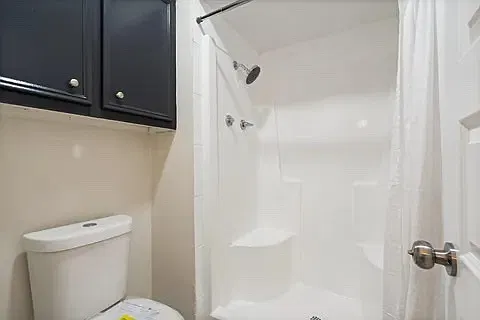 3 bed, 1427 sqft, $2,300 — Photo 2
