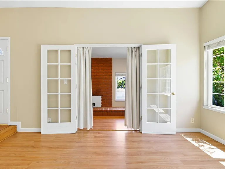 657 Sandy Hook Ct — Photo 6