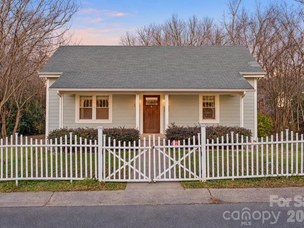 2815 N Myers St, Charlotte, NC 28205